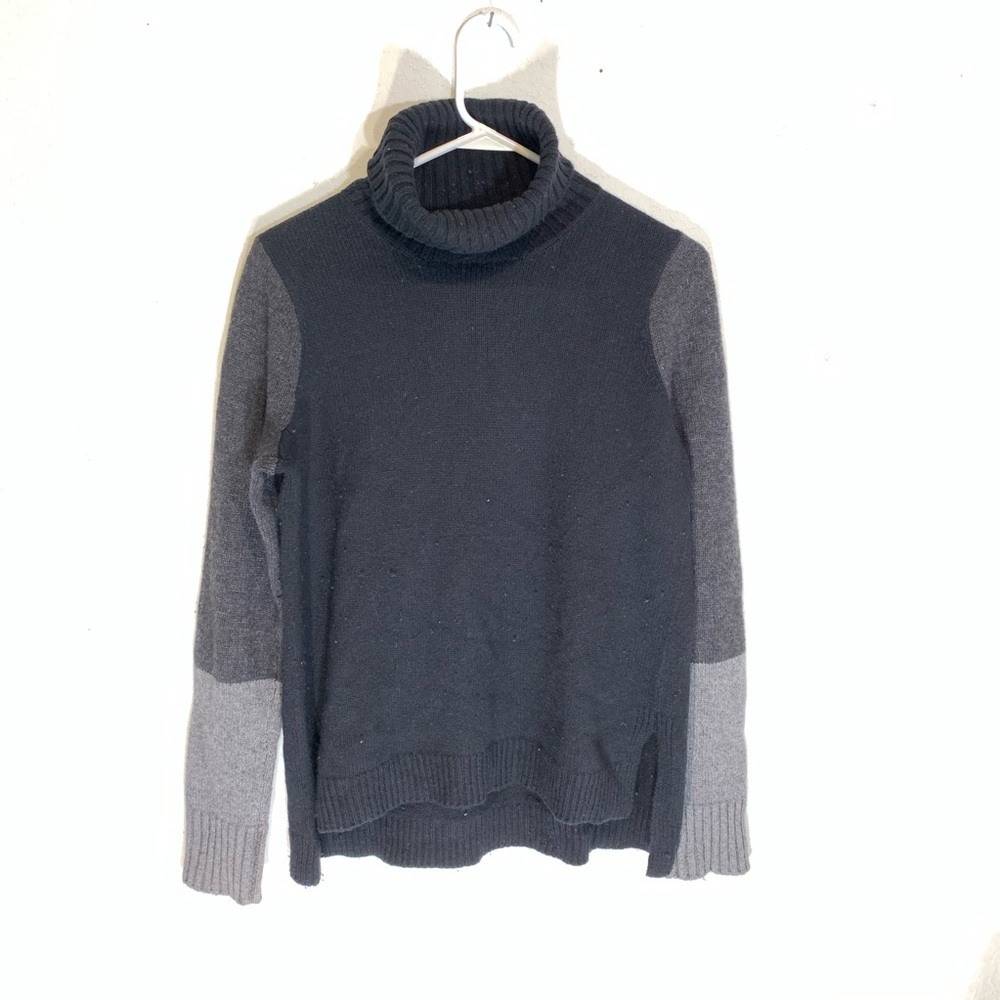 Vince Camuto Color Block Turtleneck| SZ M